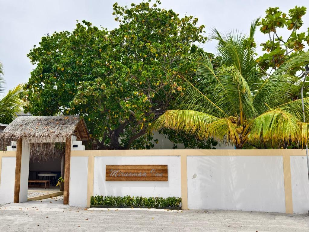 Mirusmaa Inn, M. Veyvah
